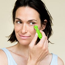 Wann ist es Zeit für eine Augencreme?