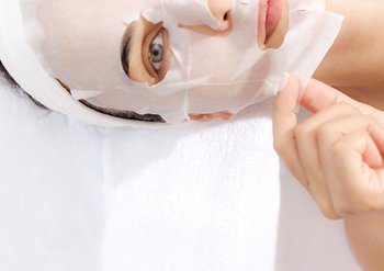 Gesichtsmaske für trockene Haut