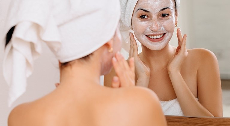 Gesichtsmaske für trockene Haut