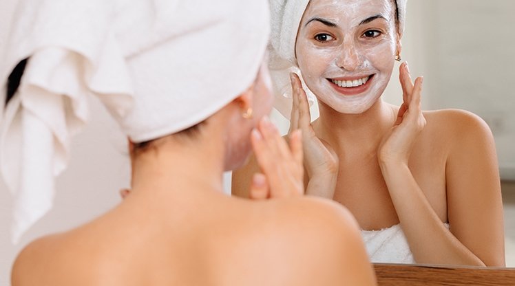 Gesichtsmaske für trockene Haut