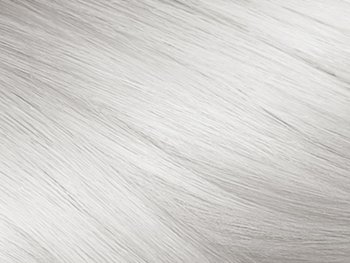 Nahaufnahme von langen grauenm glänzendem Haar