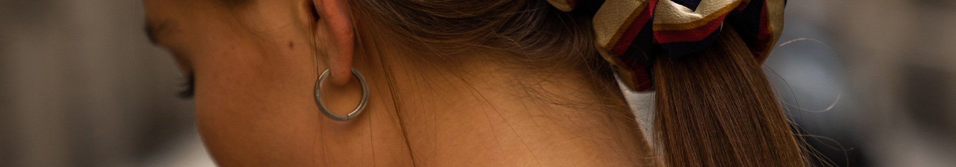 Frau mit Pferdeschwanz