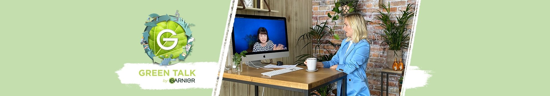 Zwei Frauen unterhalten sich