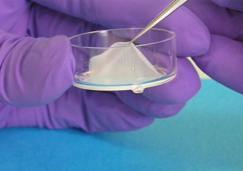 Probeentnahme aus einem Tiegel