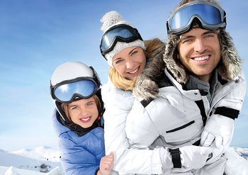 Familie mit Skibrillen