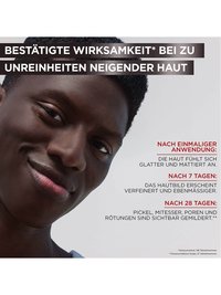 Junger Mann mit reiner Haut