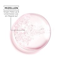 Petrischale mit rosa Flüssigkeit