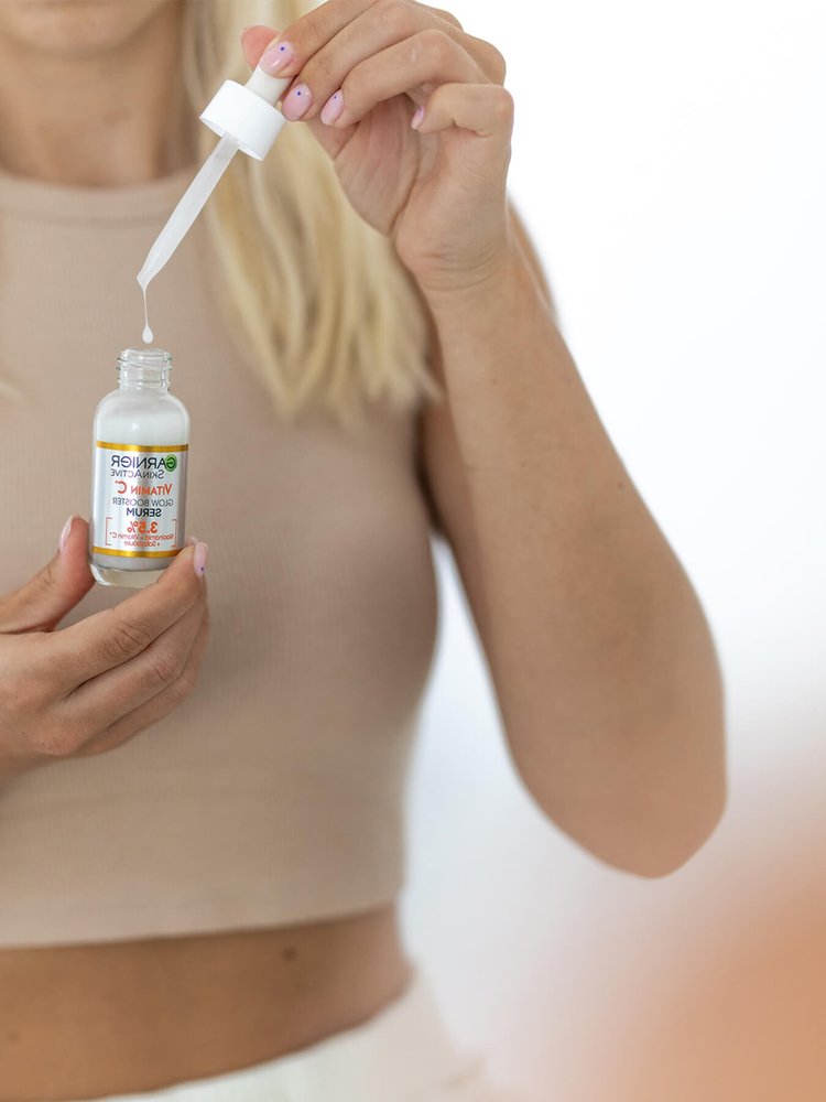 SkinActive Glow Booster Serum mit Vitamin C Garnier