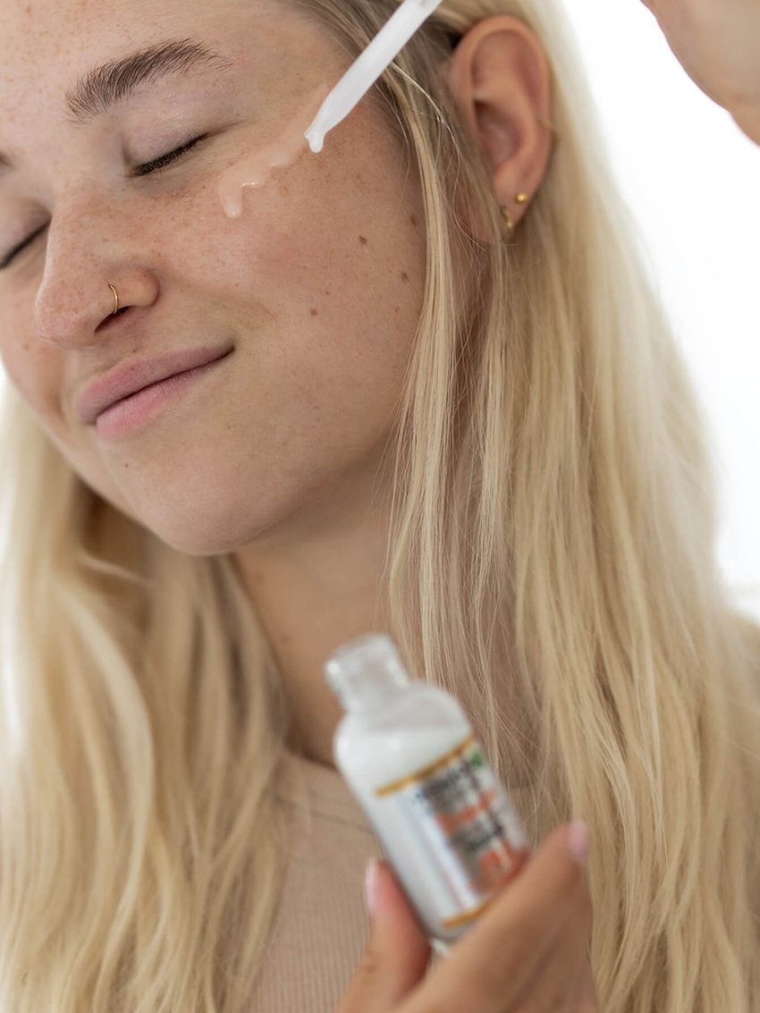 SkinActive Glow Booster Serum mit Vitamin C Garnier