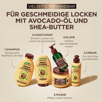 Alle Produkte der Garnier Wahre Schätze Avocado-Reihe; Shampoo, Conditioner, Maske, Elixir und Leave-In-Cremevor hellem beigem Hintergrund
