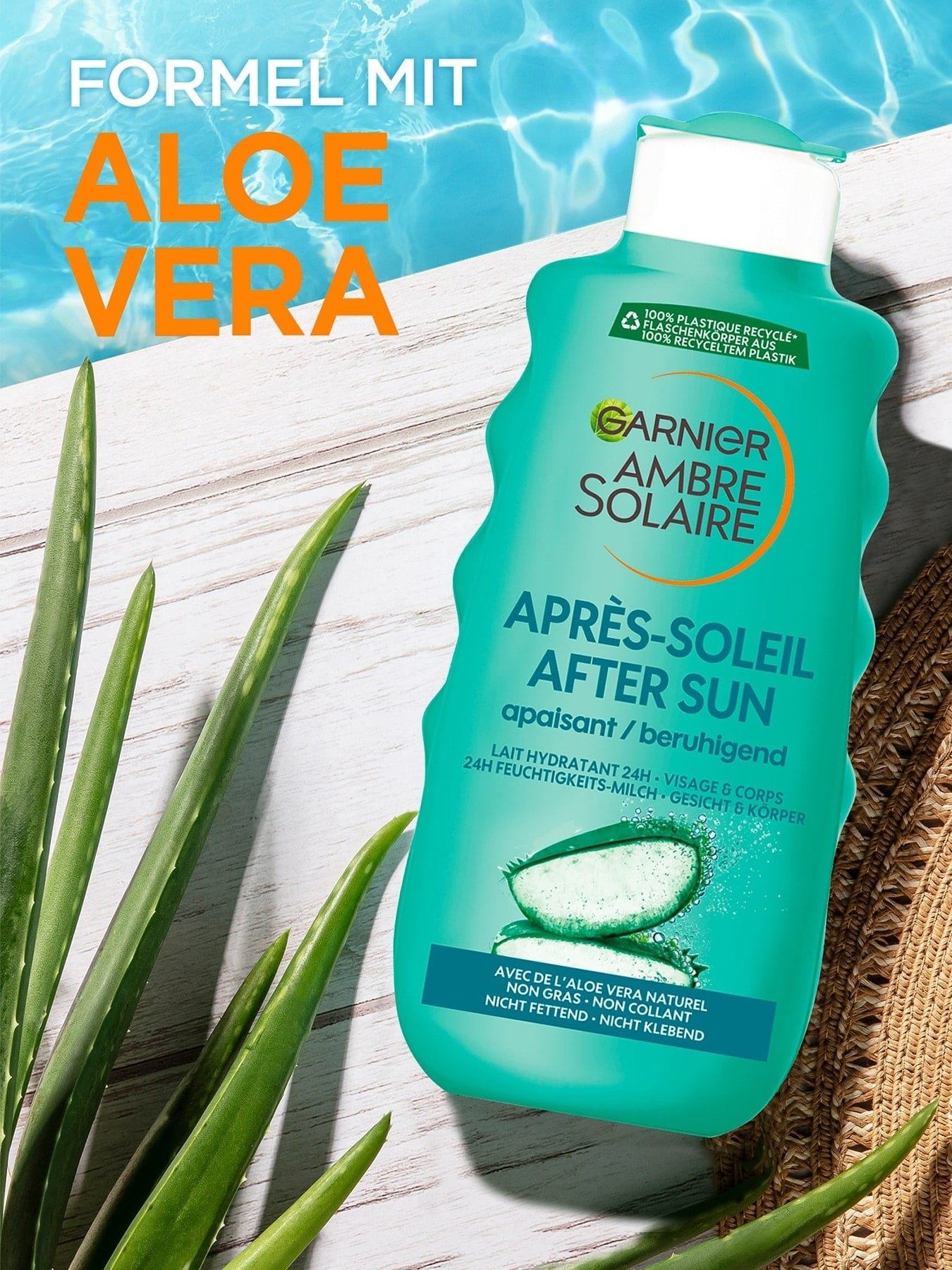 After Sun 24h Feuchtigkeits-Milch an einem Swimming Pool liegend mit Aloe Vera Blättern